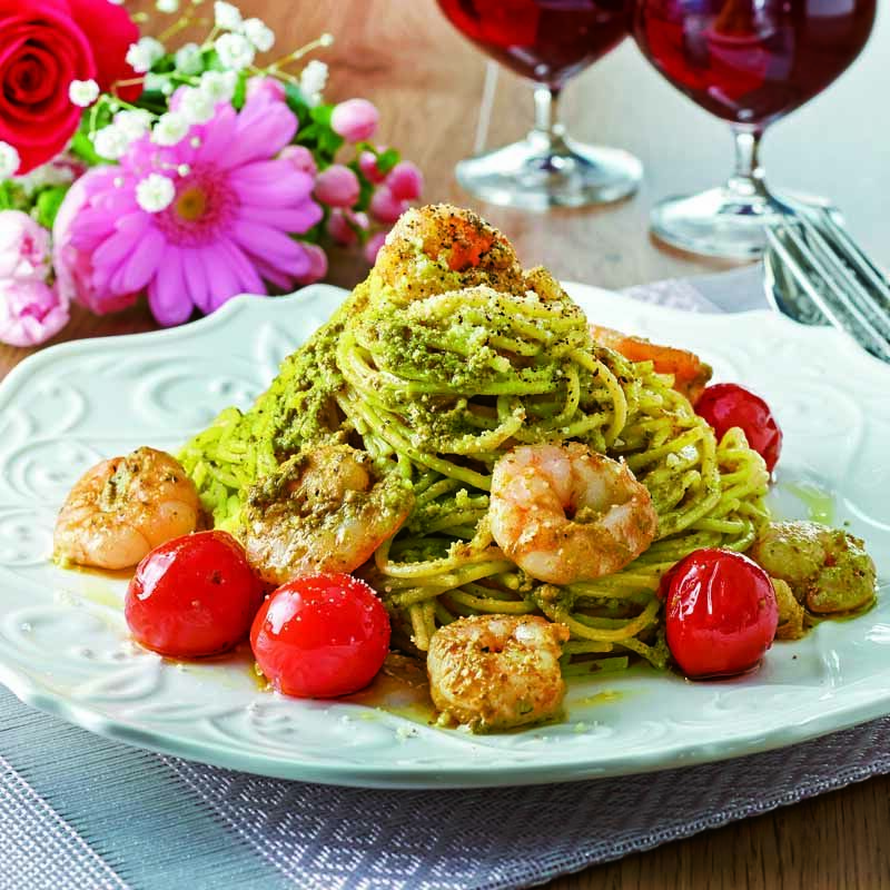 えびとトマトのジェノベーゼパスタ