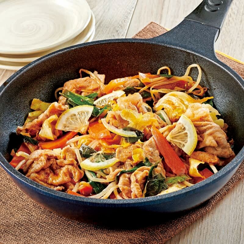 香るレモンの豚モモフライパン蒸し