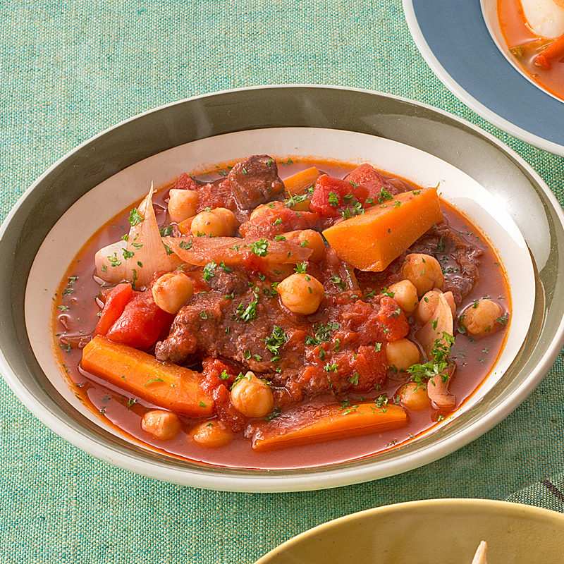 豆と豚肉の赤いスープ